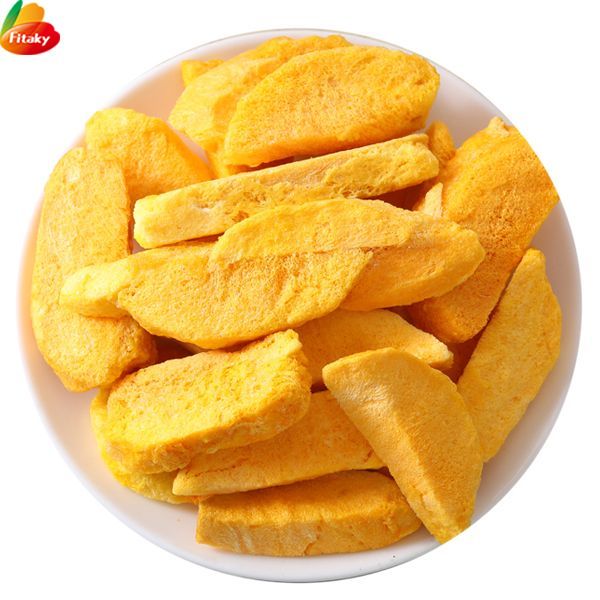 Freeze dried mango slices