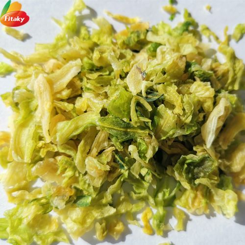 Dehydrated cabbage flakes