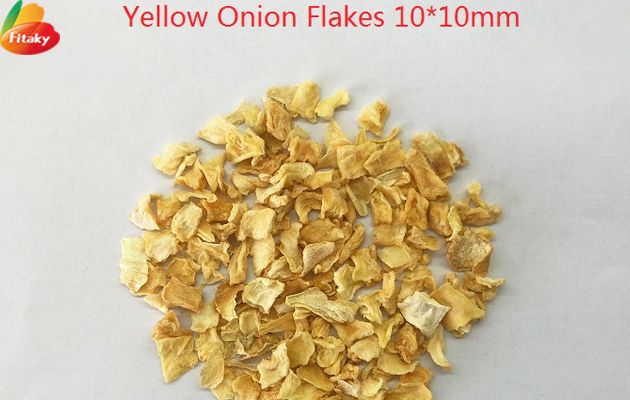 Dehydrated onion flakes