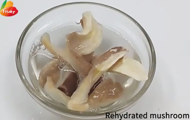 Dehydrated oyster mushroom