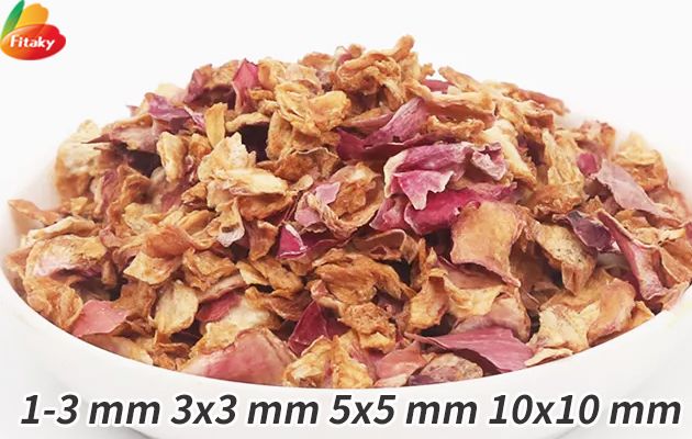 Dehydrated onion flakes