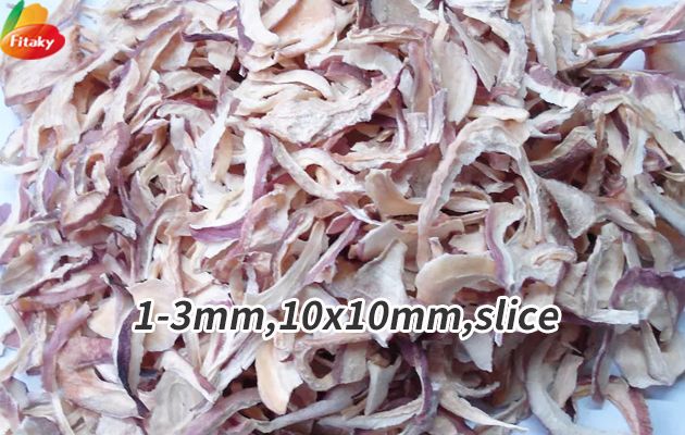 Dehydrated purple onion slices