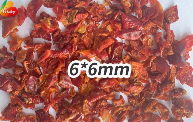 Dehydrated red bell pepper flakes