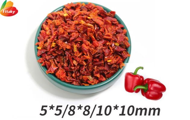 Dehydrated red bell pepper flakes
