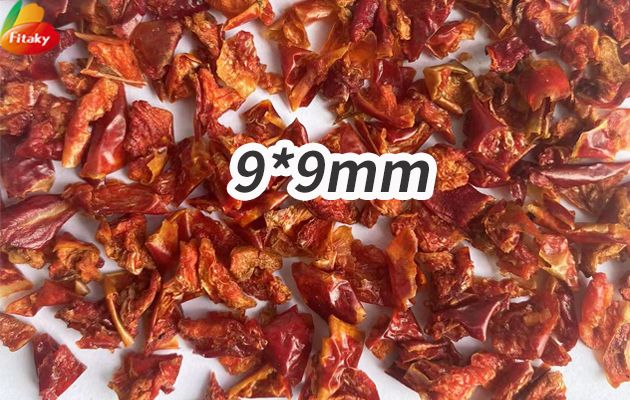 Dehydrated red bell pepper flakes