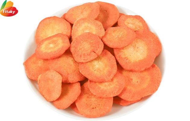 Freeze dried carrot slices